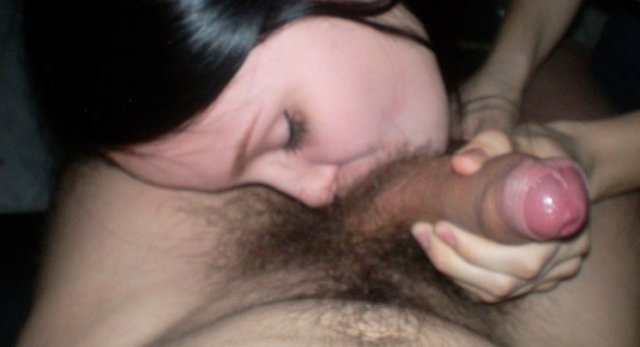 Секс на постели с девкой и сидение на лице в порно подборке